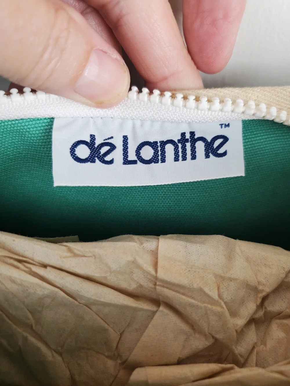 Vntg deLanthe Green Canvas Geese Hobo Bag. New with tags.